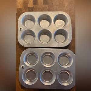 Aluminum muffin pan Mirro